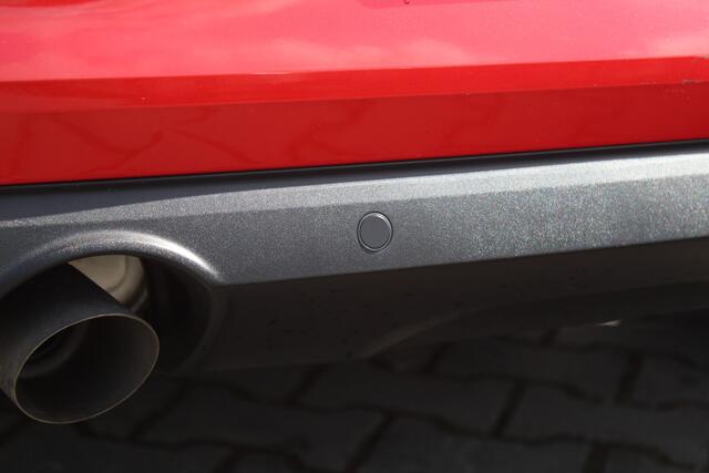 Renault CLIO 1.0 TCe 90 Evolution | incl. 12 maanden garantie | Lane assist | Verkeersbord detectie | Isofix | DAB+ | Navigatie | Parkeersensoren achter | Airco | LED verlichting | 16" LMV |