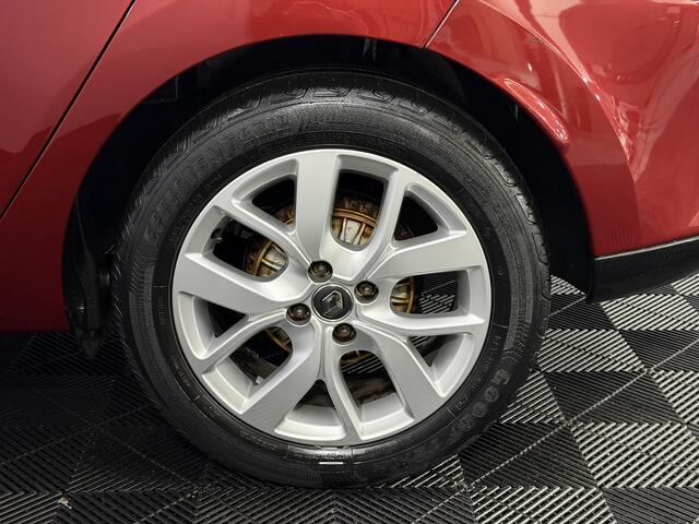 Renault CLIO Estate 0.9 TCe Limited Airco, Navi, Parkeersensoren, Keyless start, Cruise control, A start stop, Lichtmetalen velgen