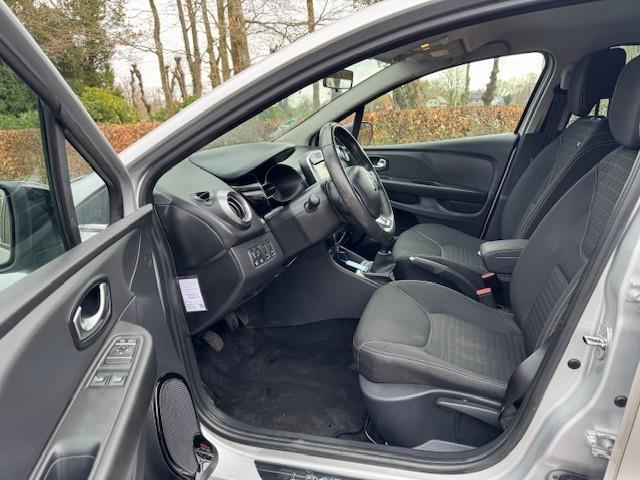 Renault CLIO 0.9 TCe Limited/Navi/PDC/Cruise/APK nieuw