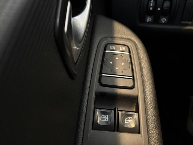 Renault CLIO 0.9 TCe Limited Parkeersensoren