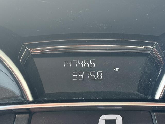 Renault CLIO Estate 0.9 TCe Limited Parkeersensoren | Navigatie |