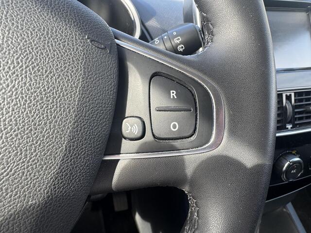 Renault CLIO Estate 0.9 TCe Limited Parkeersensoren | Navigatie |