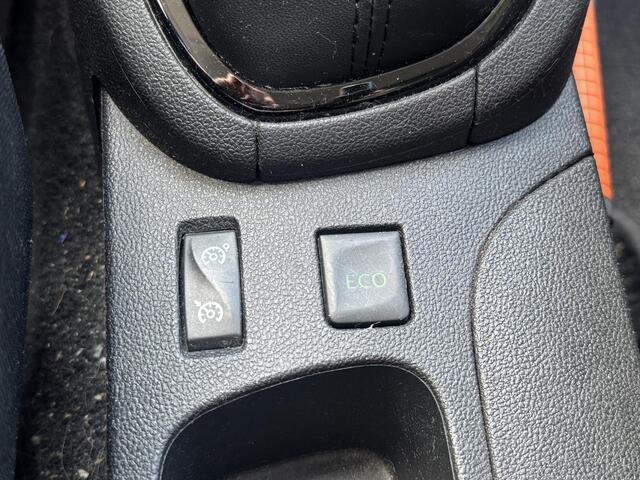 Renault CLIO Estate 0.9 TCe Limited Parkeersensoren | Navigatie |