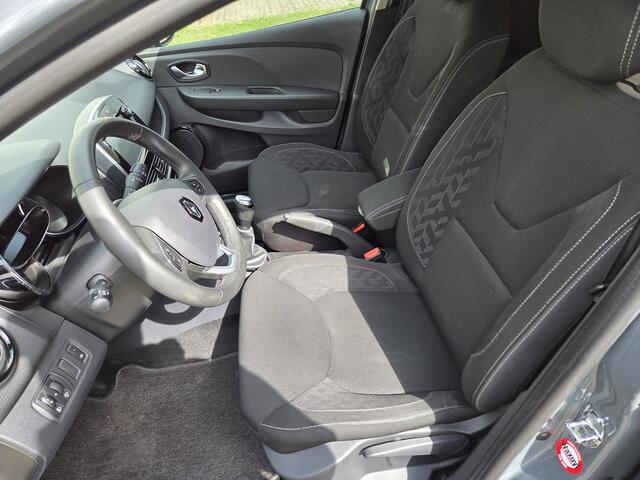 Renault CLIO 0.9 Limited / Trekhaak / Achteruitrijcamera / Dealer Onderhouden / 1e Eigenaar / Navigatie / Climate Control / Cruise Control /