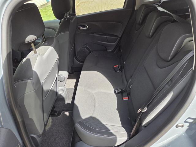 Renault CLIO 0.9 Limited / Trekhaak / Achteruitrijcamera / Dealer Onderhouden / 1e Eigenaar / Navigatie / Climate Control / Cruise Control /