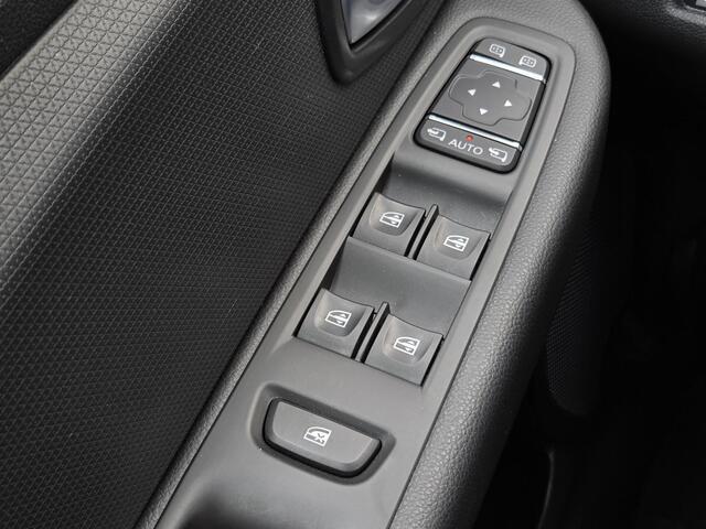 Renault CLIO 0.9 Limited / Trekhaak / Achteruitrijcamera / Dealer Onderhouden / 1e Eigenaar / Navigatie / Climate Control / Cruise Control /