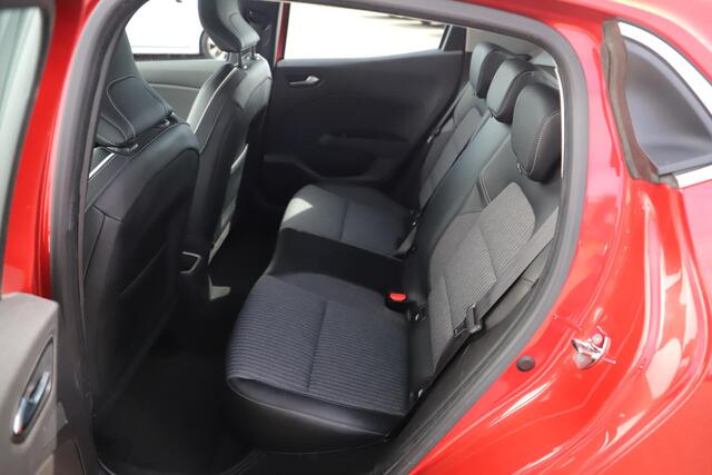 Renault CLIO 1.0 TCe Intens Trekhaak Half Leder 16 inch LMV Navigatie Carplay Android Cruise Control Clima LED Parkeersensor