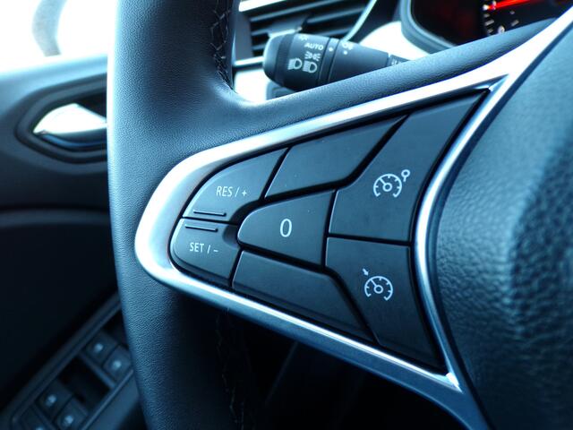 Renault CLIO 1.0 TCe 90 evolution, Carplay + Android Auto / Full LED. / Sensoren / Navigatie / 16'' LMV