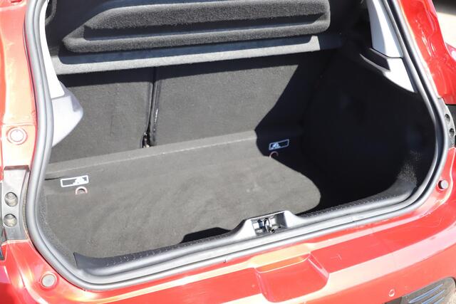 Renault CLIO 0.9 TCe Limited Navigatie Airco Cruise Control Bluetooth 15 inch LMV Parkeersensor