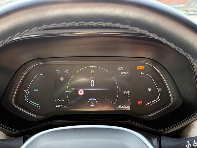 Renault CLIO 1.6 E-Tech Hybrid 140 Initiale Paris | NAP | Stoel & stuur verwarming | Leer | Navigatie | Achteruitrijcamera | Lichtmetaal | Climate Control | LED | DAB |