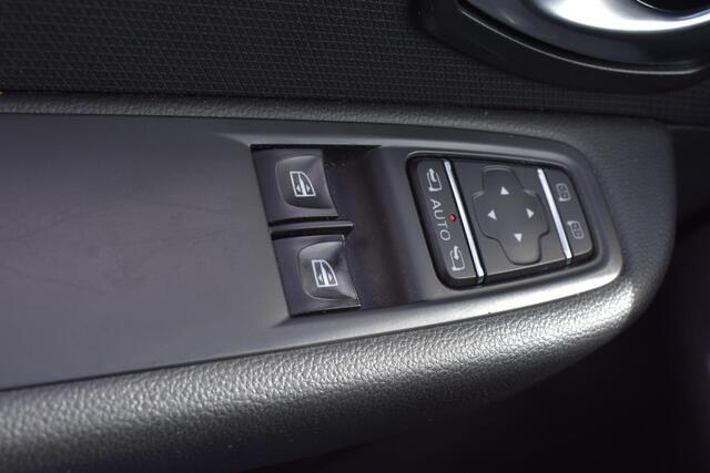 Renault CLIO 0.9 TCe GT-Line Navigatie | Climate Control | Cruise Control | 12 mnd BOVAG garantie | Whatsapp 06-53188999