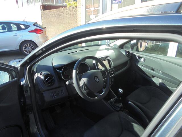 Renault CLIO Estate 1.2 TCe Limited Airconditioning, Audiosysteem, Boordcomputer, Navigatiesysteem, Park Controle Achter