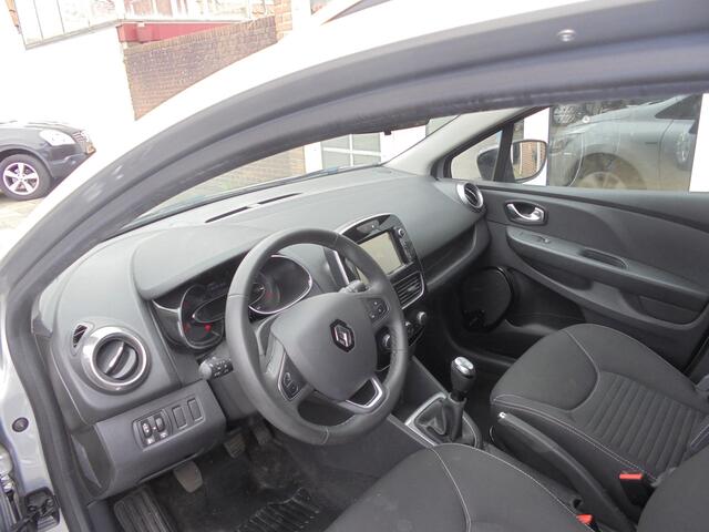 Renault CLIO 1.2 Estate 1.2 TCe Limited Trekhaak, Achteruitrij hulp, Airconditioning, Boordcomputer, Audiosysteem, Elektrische ramen, Navigatie