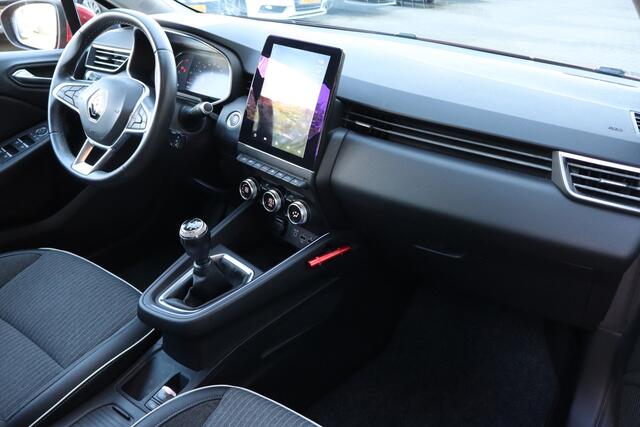 Renault CLIO 1.0 TCe Intens 360 graden camera/Stoelverwarming/Lane assist/Cruise control/Apple carplay/Dodehoek detectie/Parkeersensoren/Licht metaal
