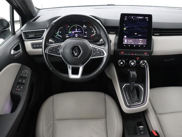 Renault CLIO 1.6 E-Tech Hybrid 140 Initiale Paris | Leder | Stoelverwarming | Carplay | Keyless | Park Assist | Full LED | Navigatie | Climate control | Stuurverwarming | DAB | Bluetooth