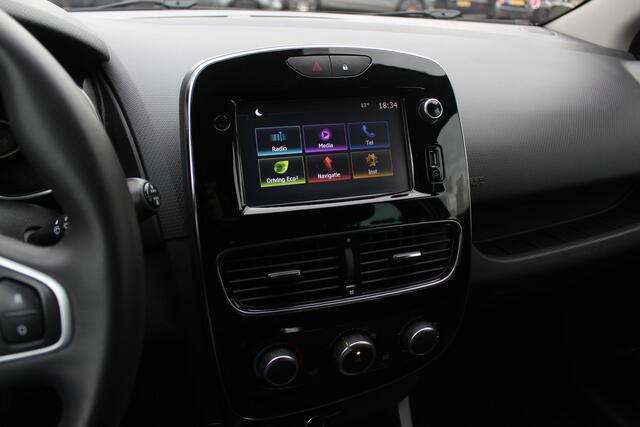 Renault CLIO Estate 0.9 TCe Limited / Trekhaak / Navigatie / Parkeerhulp achter / 16'' / DAB / Cruise Control