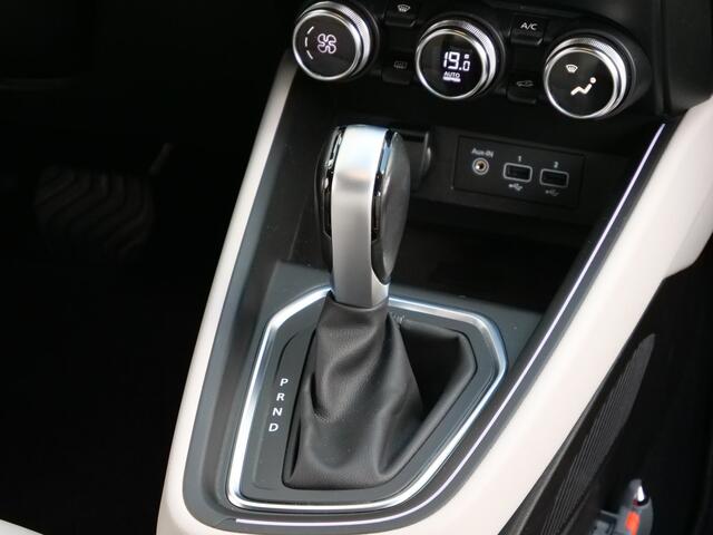 Renault CLIO 1.3 TCe Initiale Paris 131 Pk Automaat Navi / DAB / Camera / Apple Carplay / Trekhaak