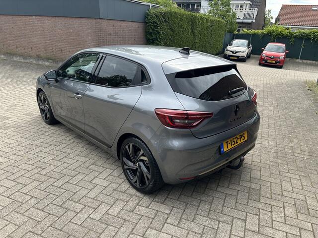 Renault CLIO 1.6 E-Tech Hybrid 145 E-Tech Engineered