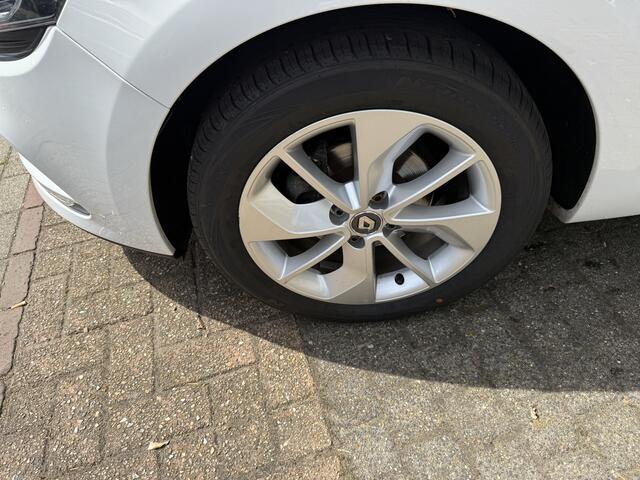 Renault CLIO 0.9 TCe Limited NAVIGATIE AIRCO LICHTM.VELGEN PARK.SENSOREN