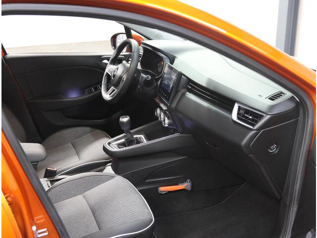 Renault CLIO 1.0 100PK TCe Intens | 1ste eigenaar | AppleCarplay/AndroidAuto | StoelVerwarming | Keyless | Radio/DAB | Bluetooth | LED | Climate Control | Isofix | Parkeersensoren | Start/stop systeem | NL AUTO! |