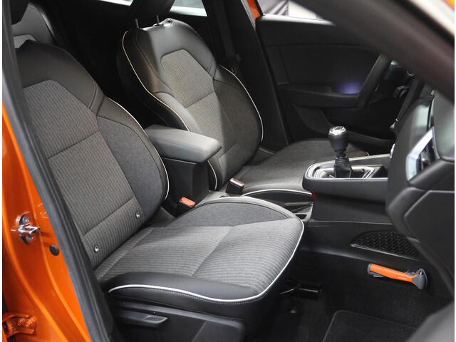 Renault CLIO 1.0 100PK TCe Intens | 1ste eigenaar | AppleCarplay/AndroidAuto | StoelVerwarming | Keyless | Radio/DAB | Bluetooth | LED | Climate Control | Isofix | Parkeersensoren | Start/stop systeem | NL AUTO! |