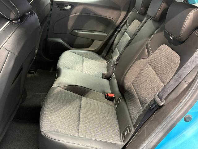 Renault CLIO 1.6 E-Tech Hybrid 140 Intens | 360 Camera | Navigatie | Blindspot detectie |