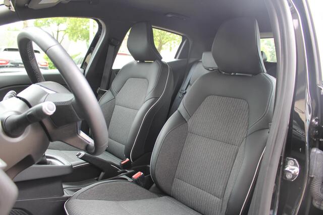 Renault CLIO 1.0 TCe Intens Navigatiesysteem | Achterruitrij Camera | Parkeersesnoren voor en achter