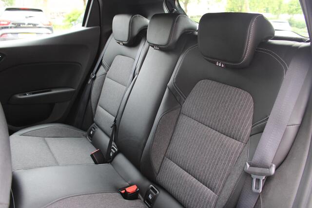 Renault CLIO 1.0 TCe Intens Navigatiesysteem | Achterruitrij Camera | Parkeersesnoren voor en achter