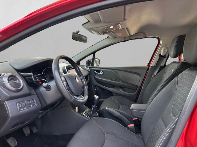 Renault CLIO Estate 0.9 TCe Limited AIRCO / NAVI / TREKHAAK / PDC ACHTER