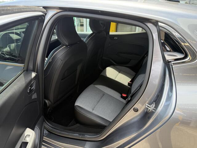 Renault CLIO 1.6 E-Tech Full Hybrid 145 techno | NAP | Trekhaak | Pack Look | Pack Navigatie | LED | DAB | Achteruitrijcamera | Climate Control |