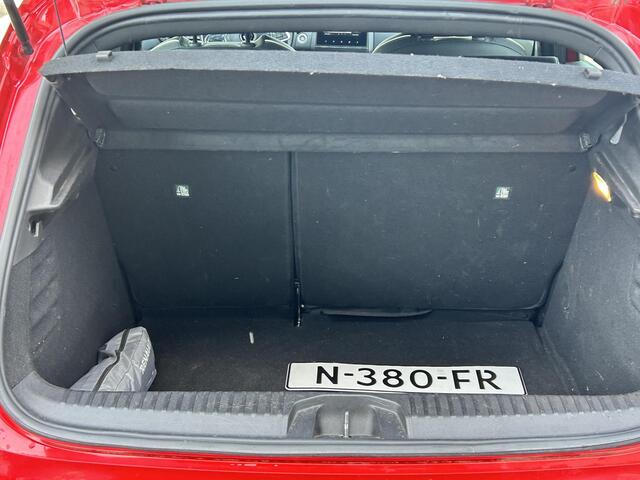 Renault CLIO 1.0 TCe Intens | Navigatie | Parkeersensoren Achter | Cruise Control | Climate Control |
