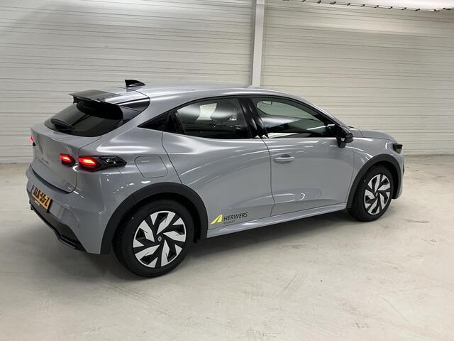 Renault CLIO 1.2 TCe 115 evolution / All season banden / Navigatie pakket