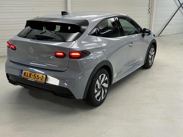 Renault CLIO 1.2 TCe 115 evolution / All season banden / Navigatie pakket
