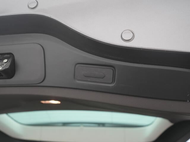 Renault ESPACE TCe 200 EDC Initiale Paris 5p. - RIJKLAARPRIJS - Automaat - All seasonbanden - Panoramadak - Achteruitrijcamera - Cruise Control - Wegklapbare trekhaak!