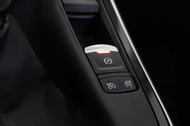 Renault GRAND SCENIC 1.3 TCe Bose 7-Persoons Trekhaak, Navigatie,