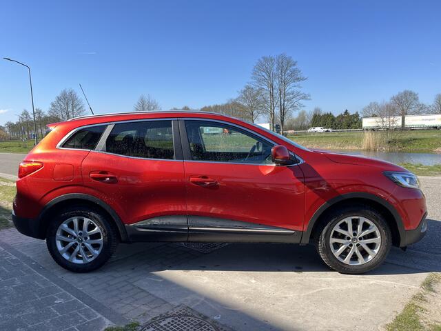 Renault KADJAR 1.2 TCe 130 PK Intens / Dealer onderhouden / Trekhaak / Automaat / Camera / 17' LMV /