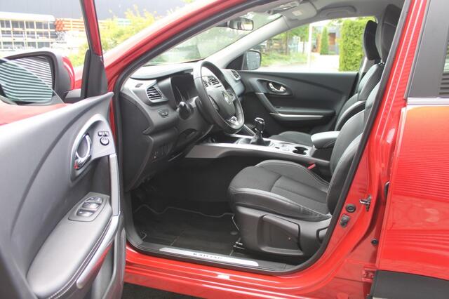 Renault KADJAR 1.2 TCe Intens Uitvoering NAVIGATIE