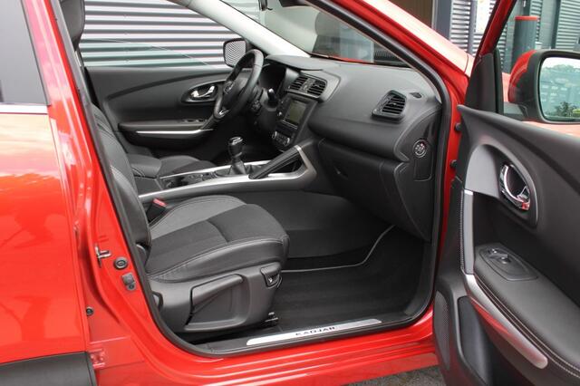 Renault KADJAR 1.2 TCe Intens Uitvoering NAVIGATIE