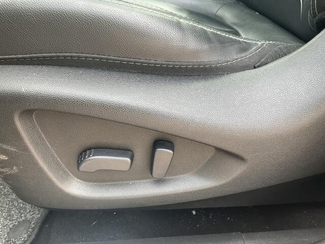 Renault KADJAR 1.2 TCe Bose Pano Leder Nav/Cruise DAB Stoelverw Elek.Stoel Led NL-Auto!