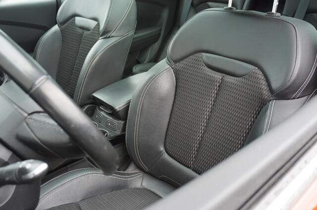 Renault KADJAR 140PK Limited CAMERA | TREKHAAK | KEYLESS | STOELVERW. | PANO!