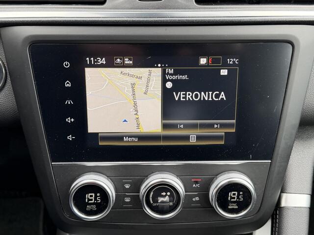 Renault KADJAR 1.3 TCe Intens Automaat / Apple Carplay Andriod Auto / Stoelverwarming / Keyless Entry/Start / Climate control / Achteruitrijcamera / Cruise control / Navigatie / Parkeersensoren voor en achter /