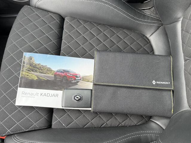 Renault KADJAR 1.3 TCe Intens Automaat / Apple Carplay Andriod Auto / Stoelverwarming / Keyless Entry/Start / Climate control / Achteruitrijcamera / Cruise control / Navigatie / Parkeersensoren voor en achter /