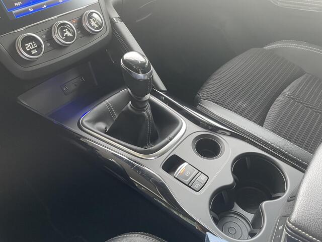 Renault KADJAR 1.3 TCe Limited / TREKHAAK / PANAROMISCH DAK / CAMERA / PARKEERSENSOREN