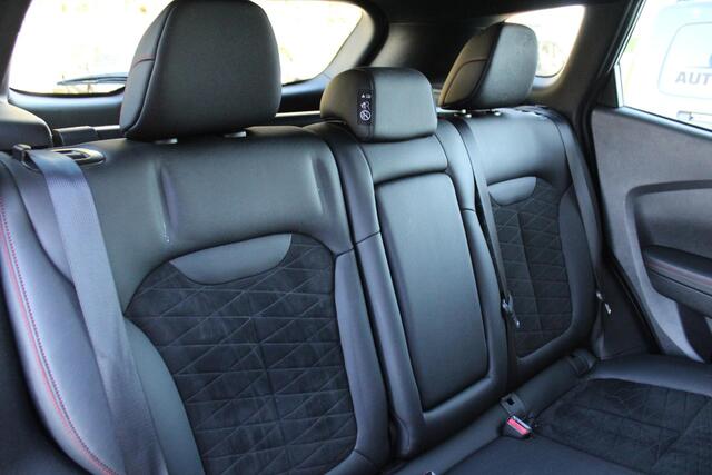 Renault KADJAR 1.3 TCe 160pk Automaat Black Edition | Camera | BOSE audio | Half leder | Stoelverwarming