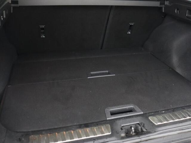 Renault KADJAR 1.2 TCe Bose | Automaat | Trekhaak | Camera | Navigatie | Keyless | BOSE Sound | Full LED | DAB | Half leder | Cruise control | Bluetooth | Climate control | Parkeerhulp