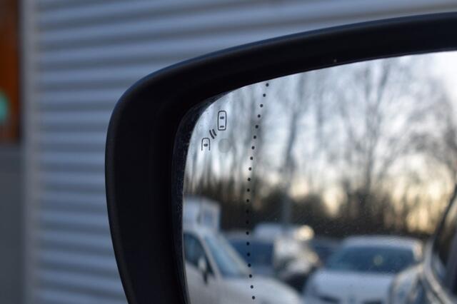 Renault KADJAR 1.3 TCE AUT. BLACK EDITION / ADAP. CRUISE / LEDER / P.DAK / TREKHAAK