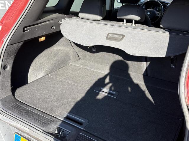 Renault KADJAR 1.2 TCe Limited - Navigatie - Climate Controle - Trekhaak - Parkeersens V+A