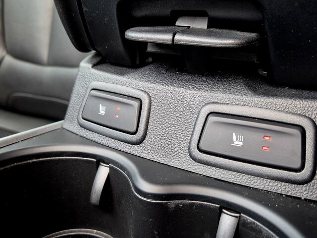 Renault KADJAR 1.3 TCe Edition Automaat / All season banden / Pack R-Link / Voorstoelen verwarmd / Trekhaak 1500 Kg / Navigatie / Camera / Cruise Control / Parkeersensoren / Apple Carplay Android Auto / Climate control / Keyless Entry/Start /