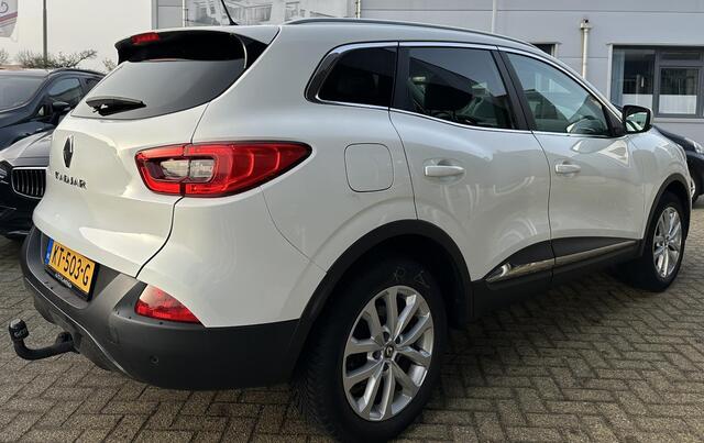 Renault KADJAR 1.2 TCe Intens 131PK | ZEER NETTE STAAT | NL AUTO | Trekhaak | Onderhoudshistorie | Parkeersensoren Voor en Achter | Navigatie | 2 Sleutels |