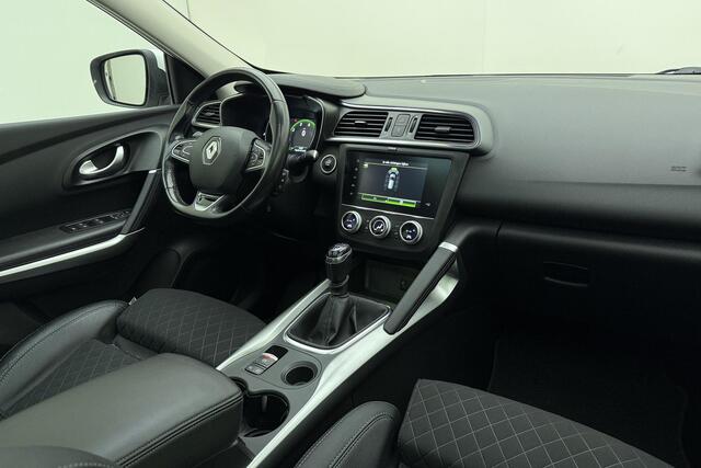 Renault KADJAR 1.3 TCe Intens | Apple carplay/Android auto | Trekhaak | Cruise control | Climate control | Achteruitrijcamera | Panoramadak | Lichtmetalen velgen 19'' | Stoelverwarming |
